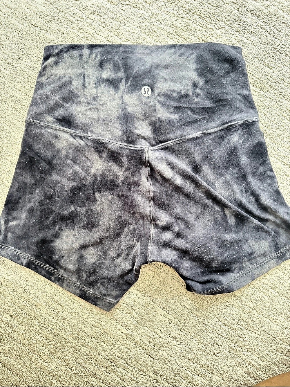 LULULEMON Tie-Dye Bike Shorts in Gray